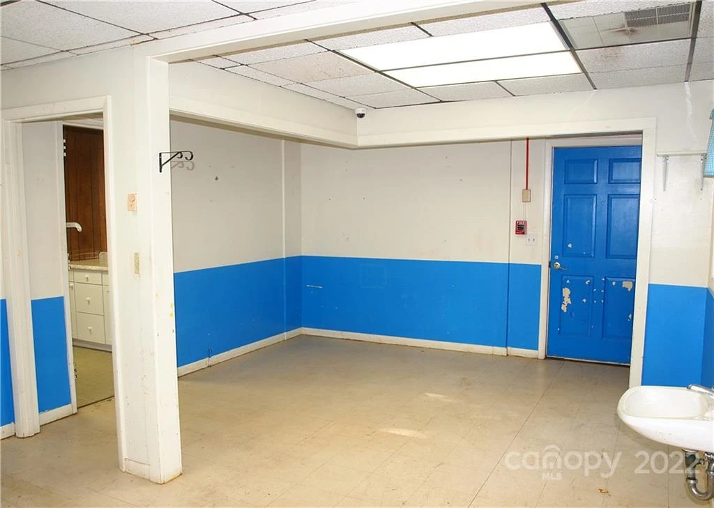 1521 Sulphur Springs Road - Photo 17
