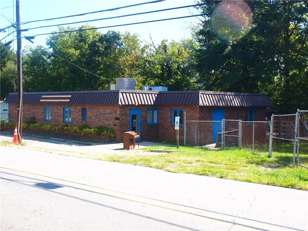 1521 Sulphur Springs Road - Photo 3