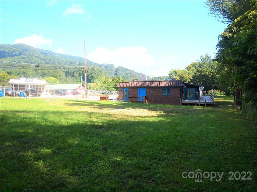 1521 Sulphur Springs Road - Photo 34