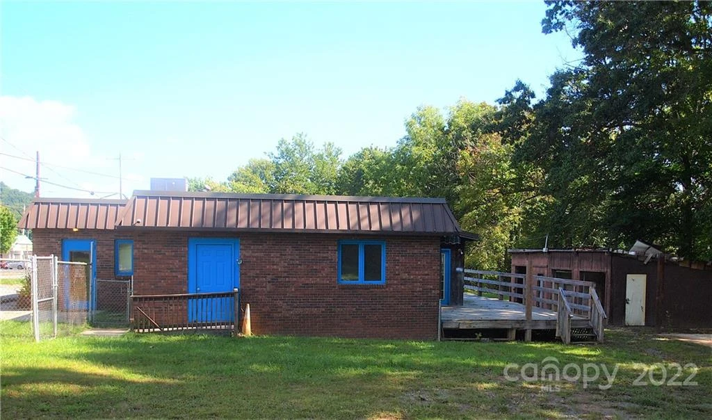 1521 Sulphur Springs Road - Photo 35