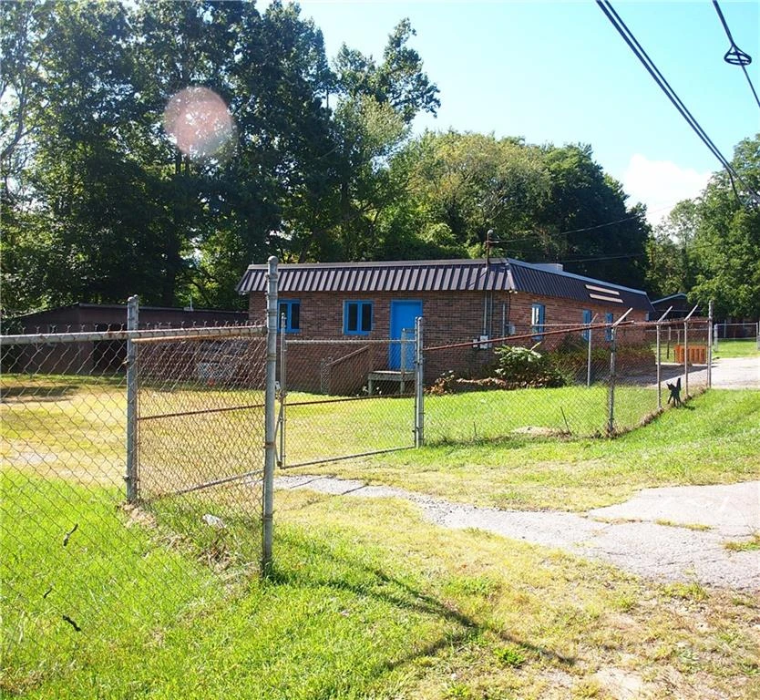 1521 Sulphur Springs Road - Photo 5