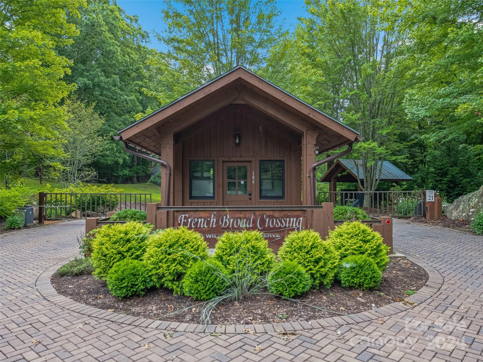4155 French Broad Parkway - Photo 26