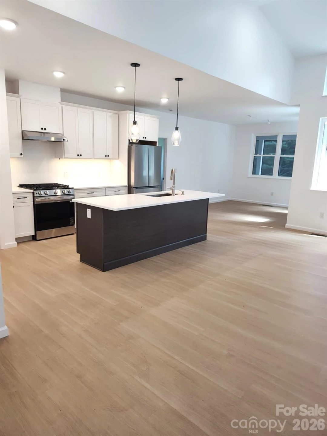 654 Hollybrook Drive - Photo 7