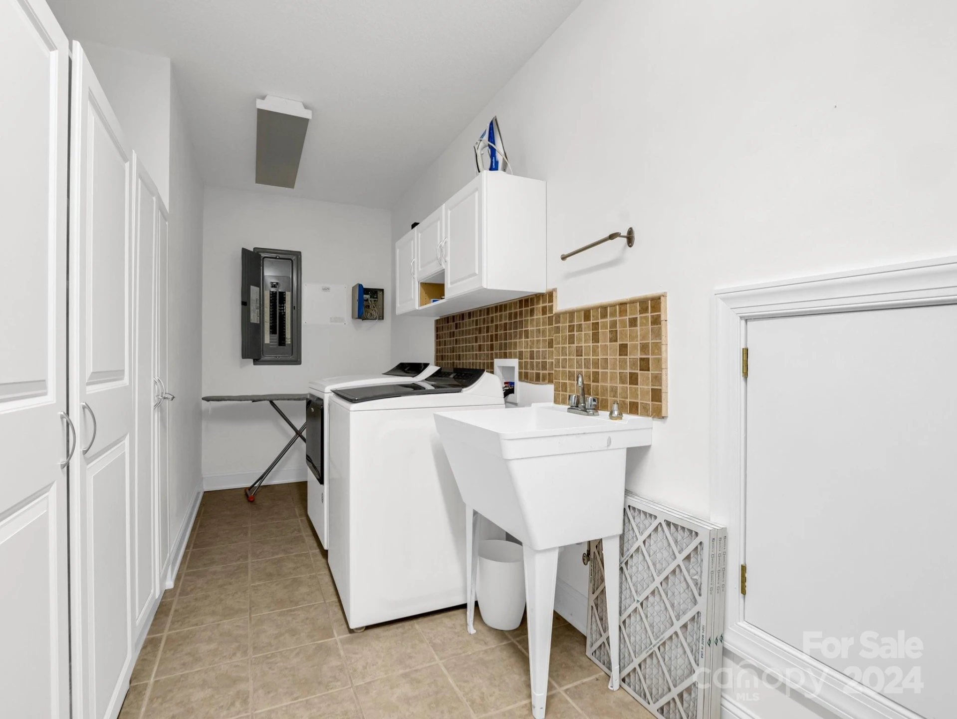 148 Courtland Court - Photo 32