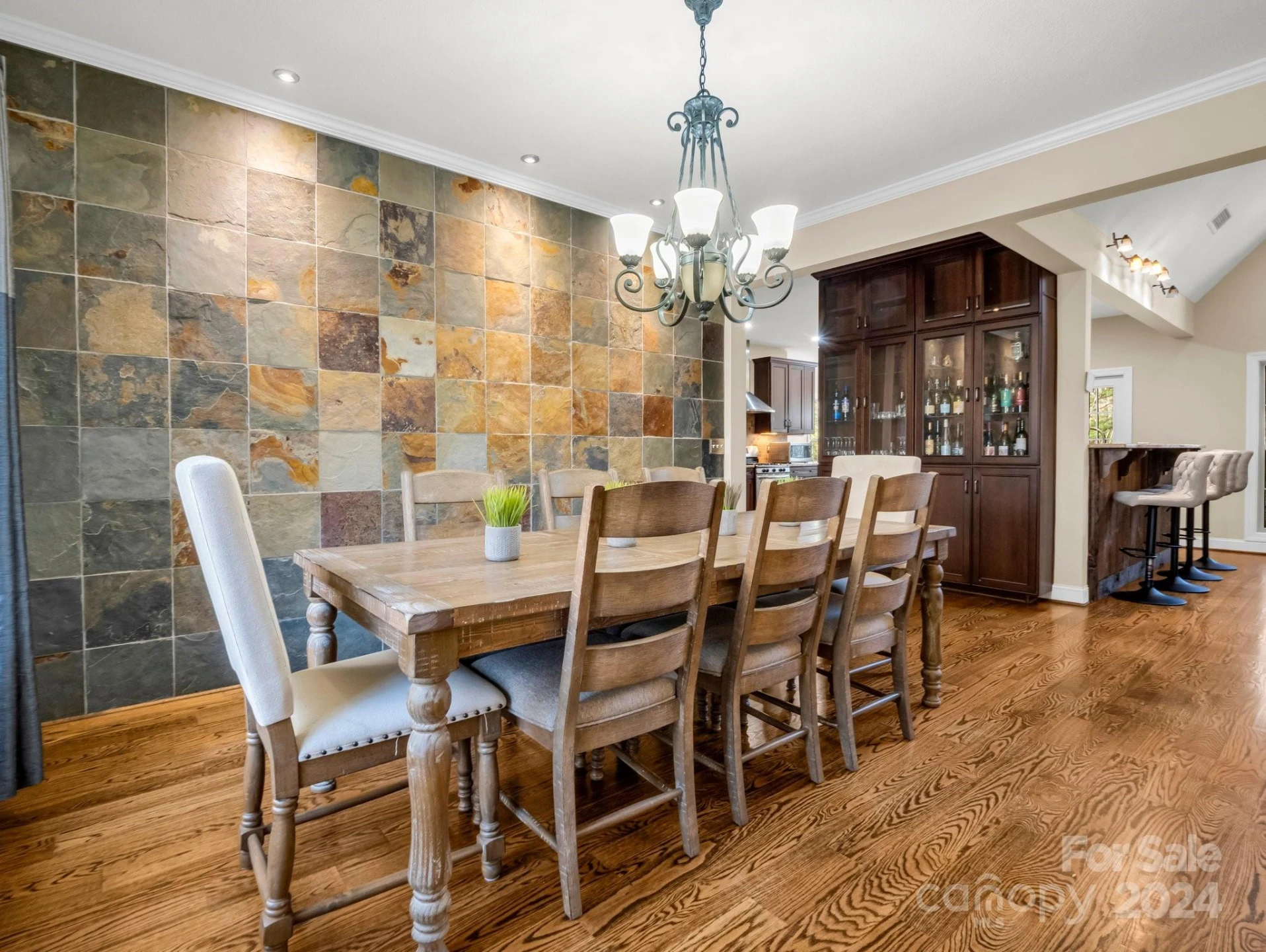 148 Courtland Court - Photo 8