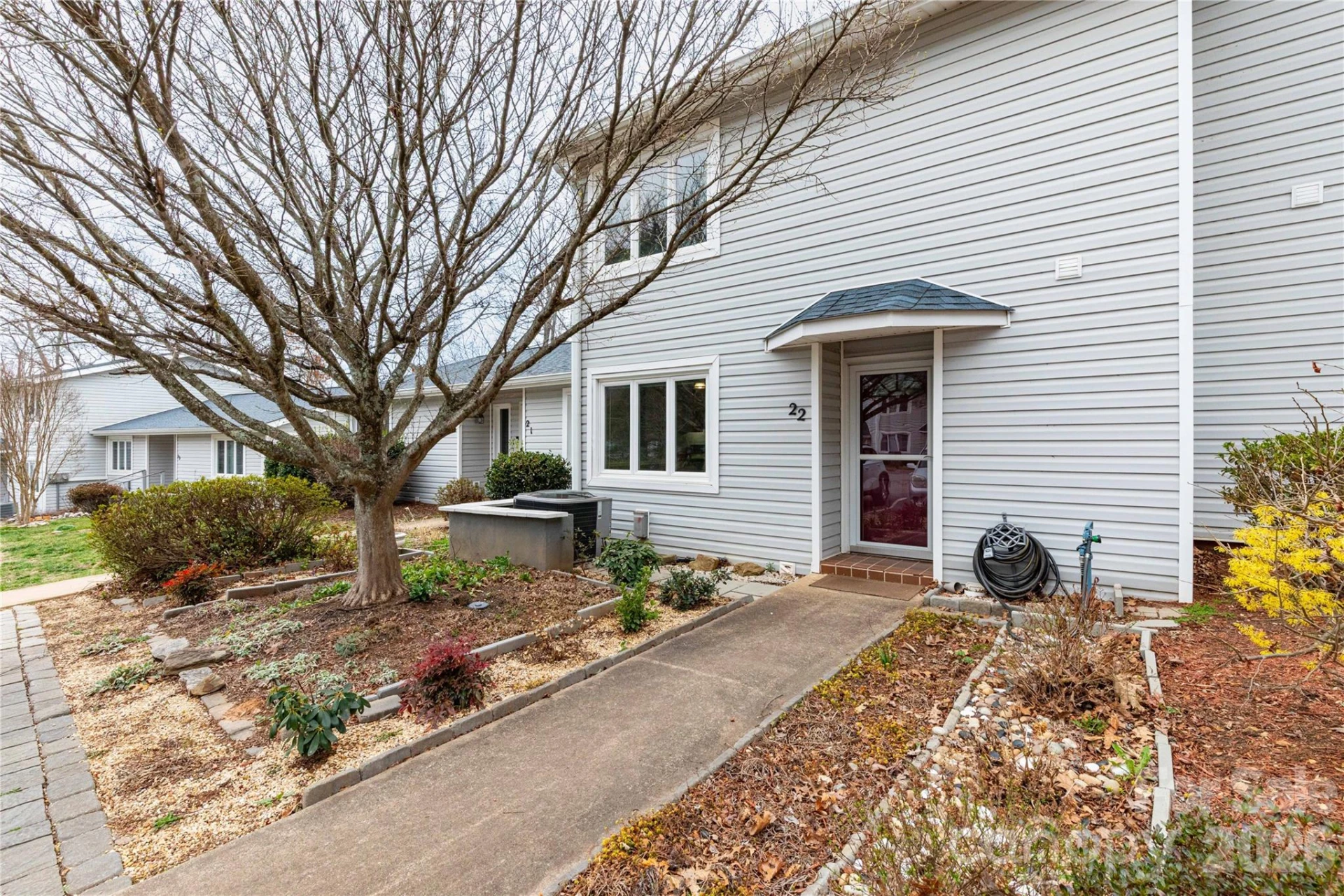 22 Hollybrook Drive - Photo 2