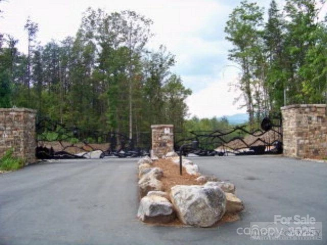 1552 Bear Cliff Drive #32