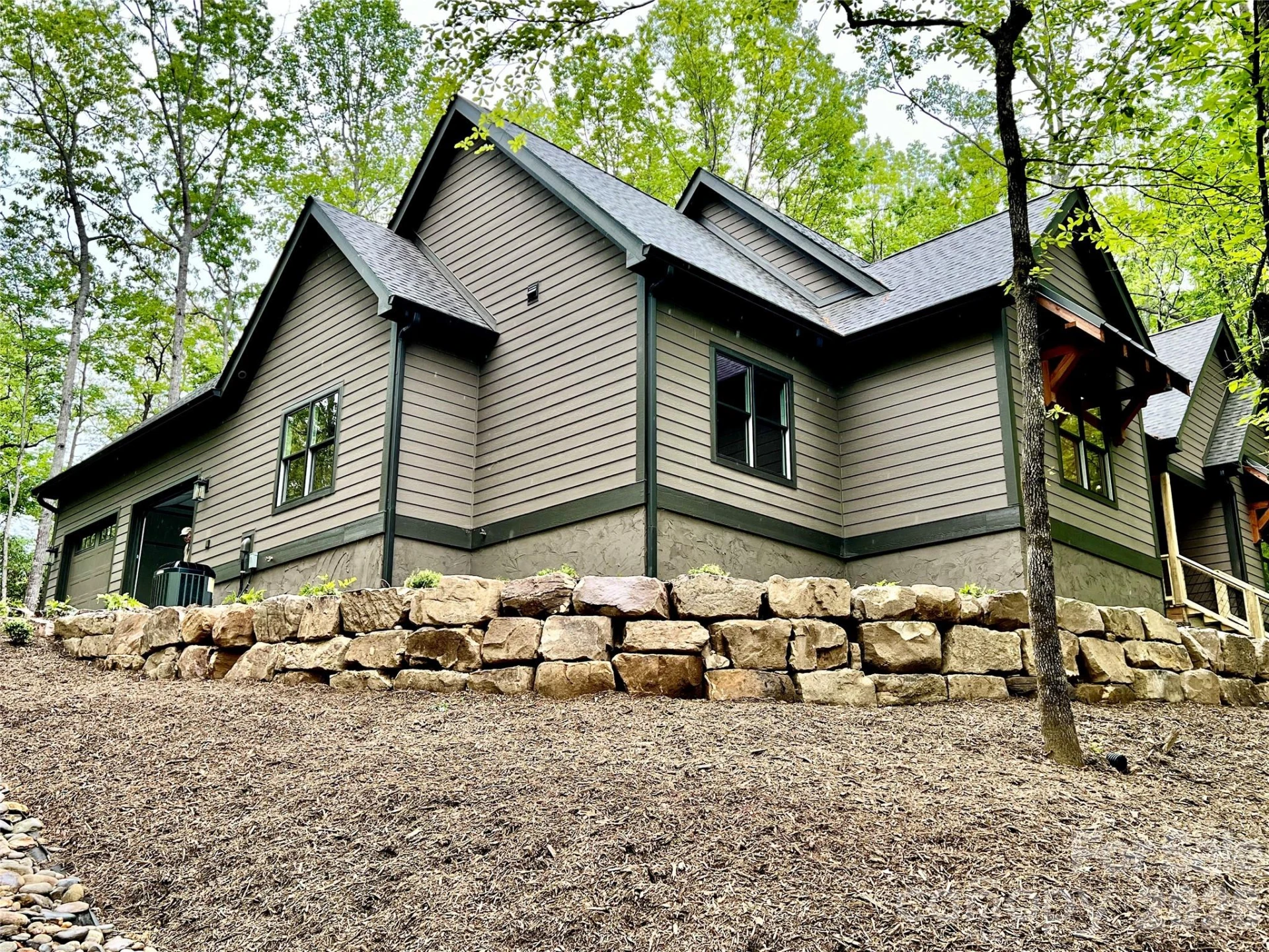 435 Soquili Drive - Photo 2