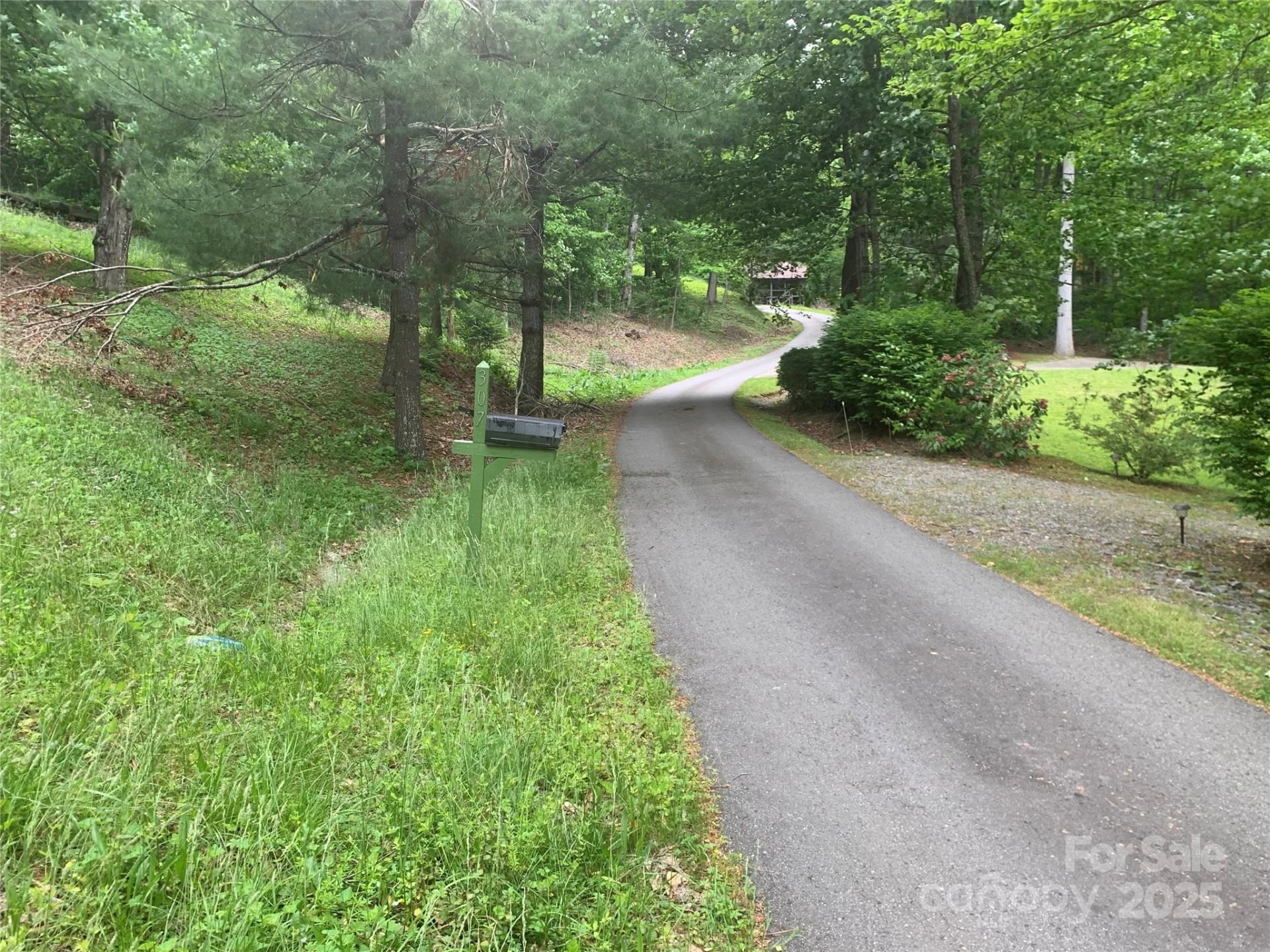 5 Friar Tuck Lane #5