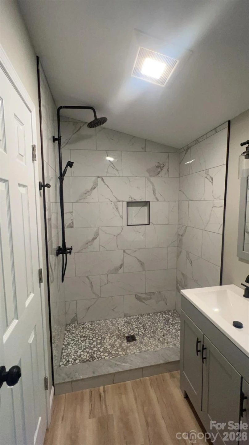 418 Bradley Street - Photo 11