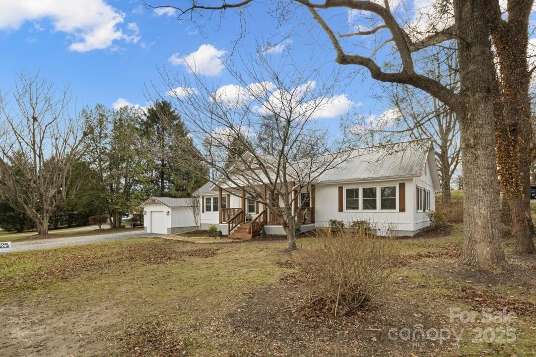 227 Ashmore Avenue - Photo 3
