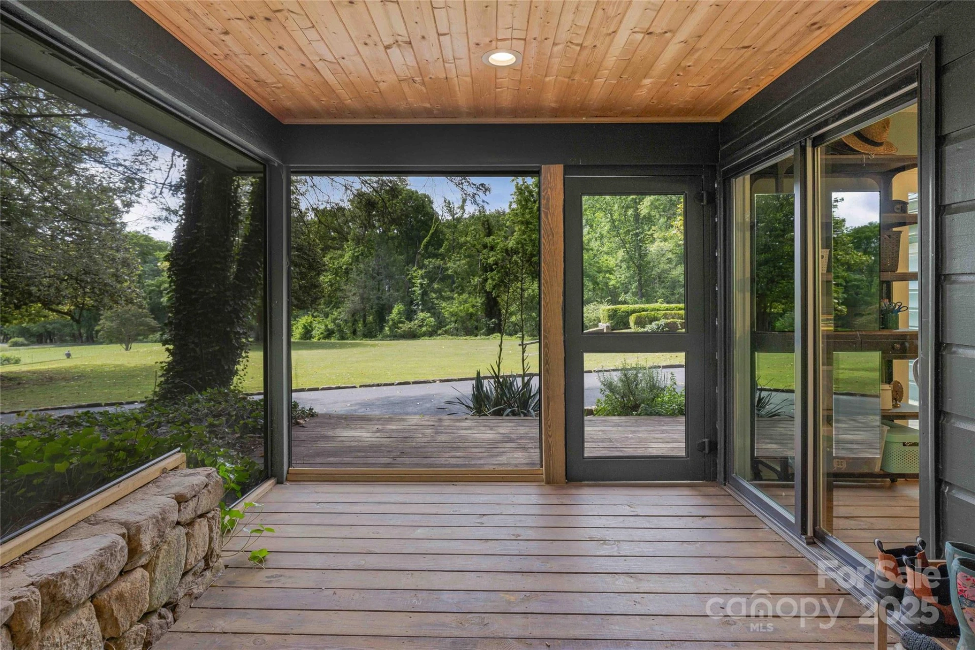 400 Kings Drive - Photo 29