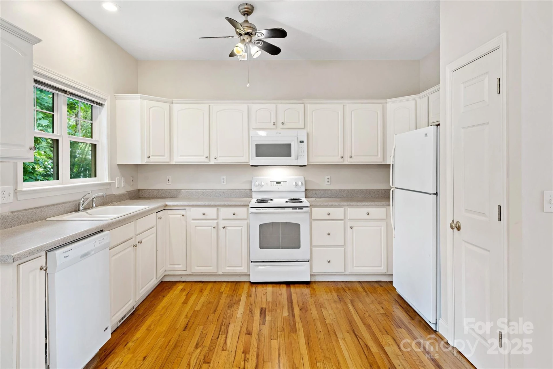 1 Teresa Way - Photo 13