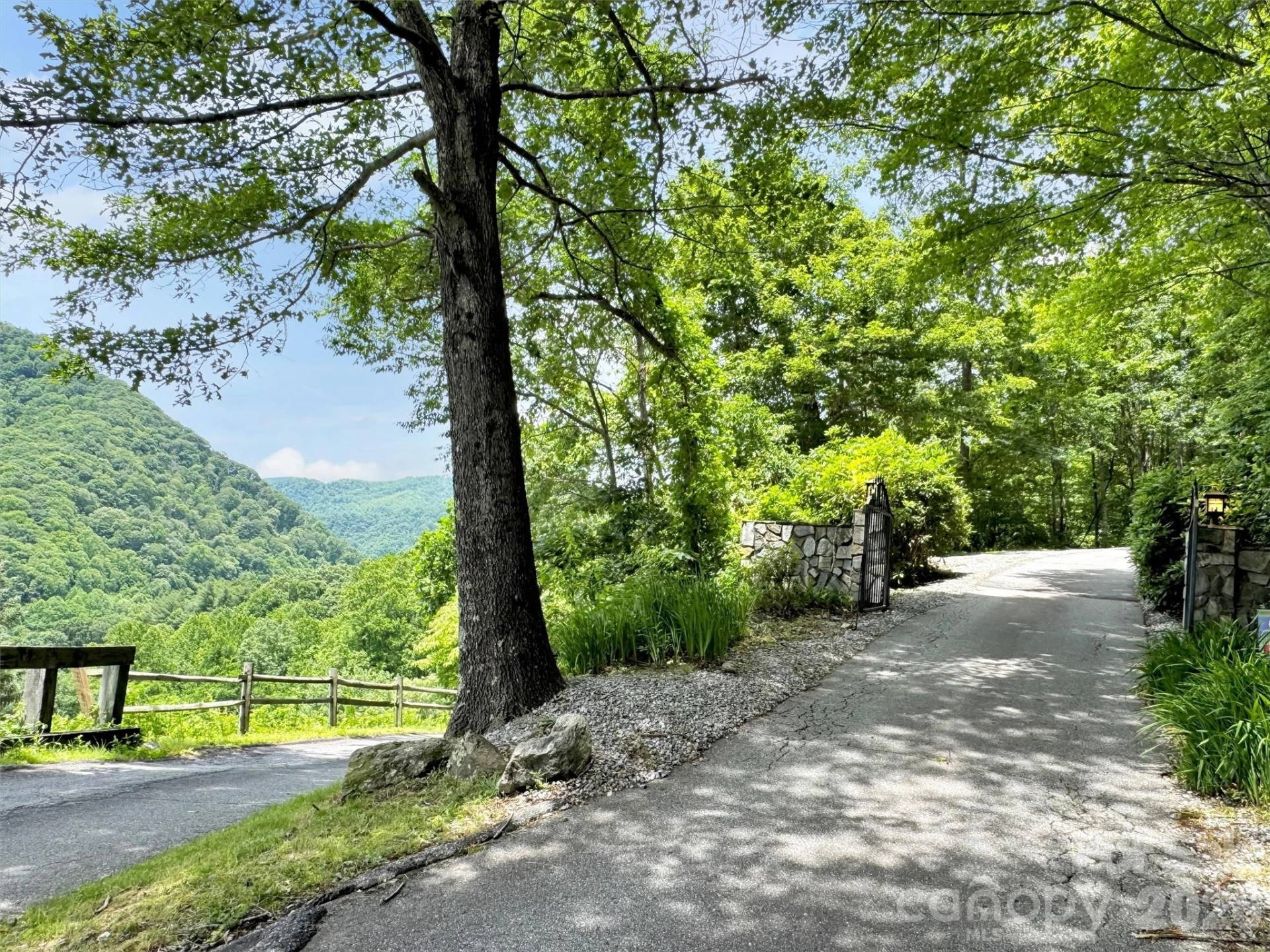 28 Mountain Breeze Drive - Photo 42