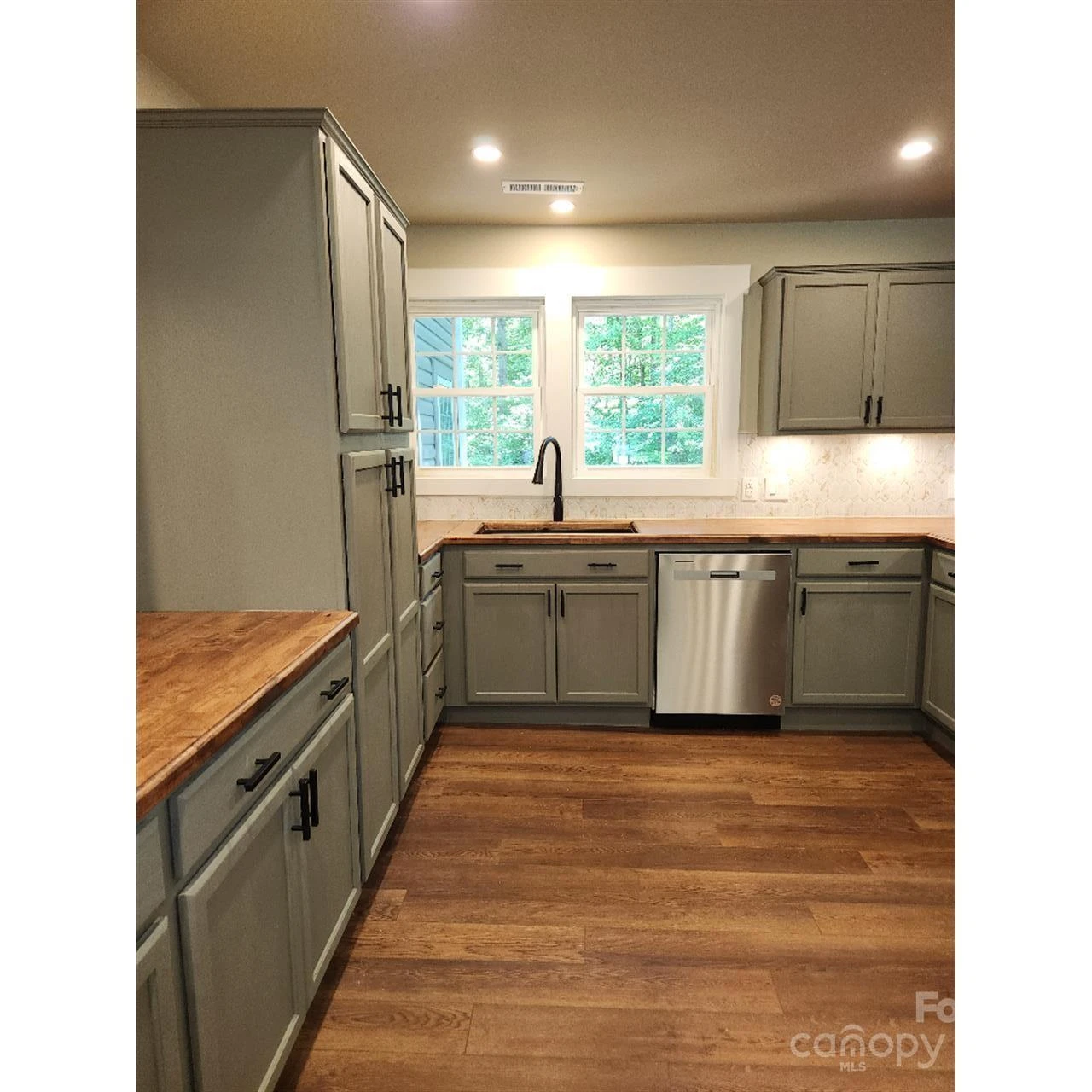 283 Robin Drive - Photo 11