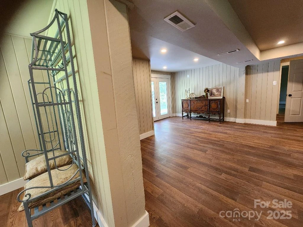 283 Robin Drive - Photo 5