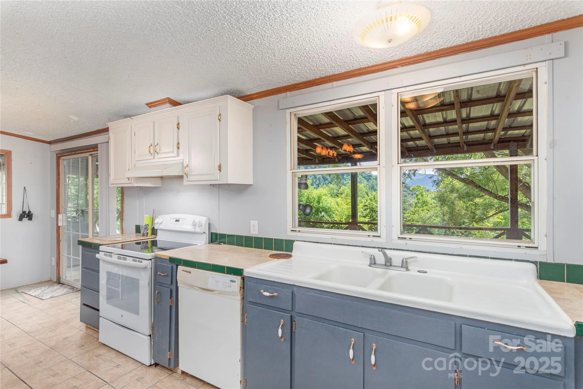 495 Courtney Lane - Photo 8