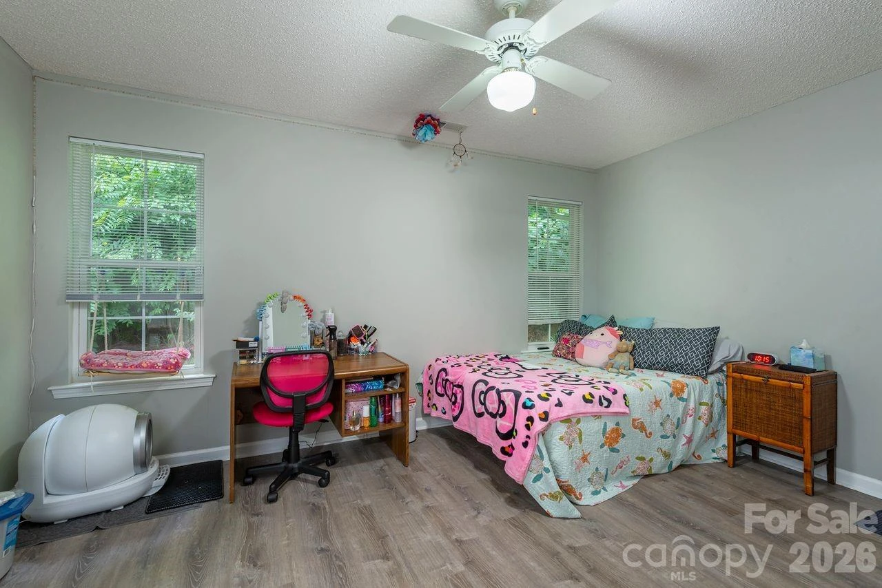 1303 Hyde Park Drive - Photo 11