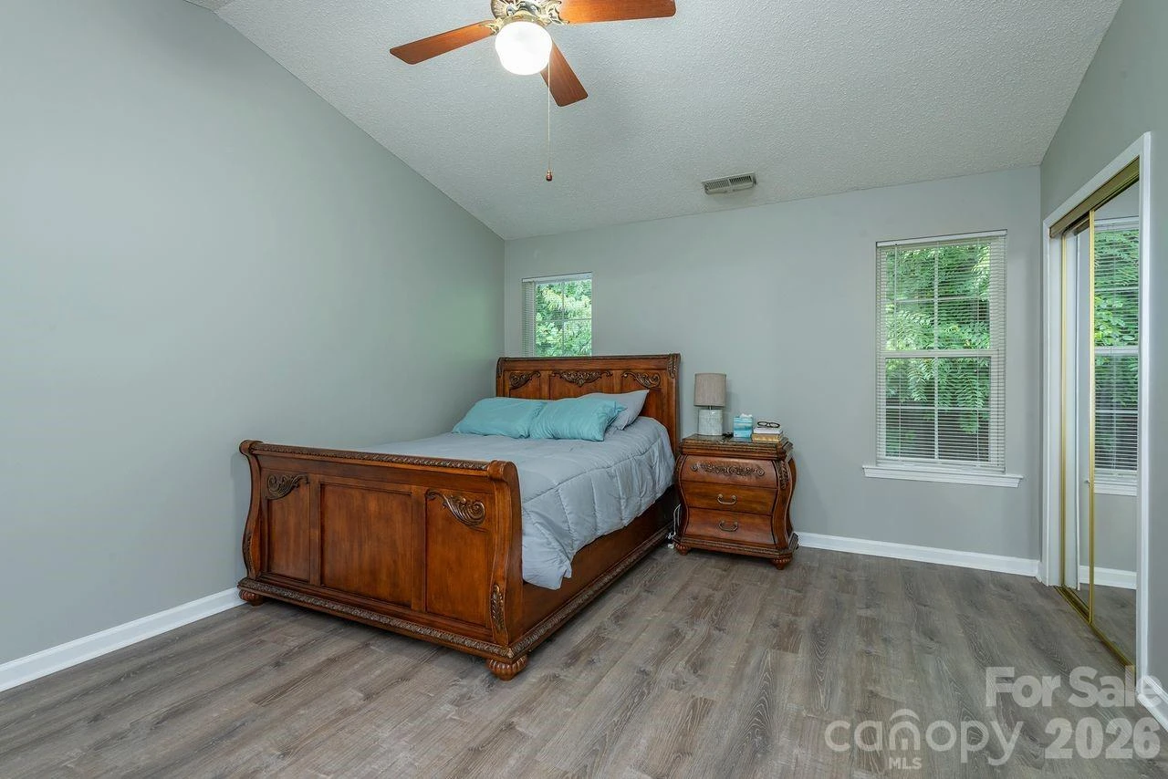 1303 Hyde Park Drive - Photo 9