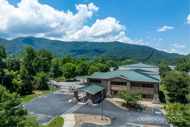 172 Riverbend Street, Waynesville, NC, 28786