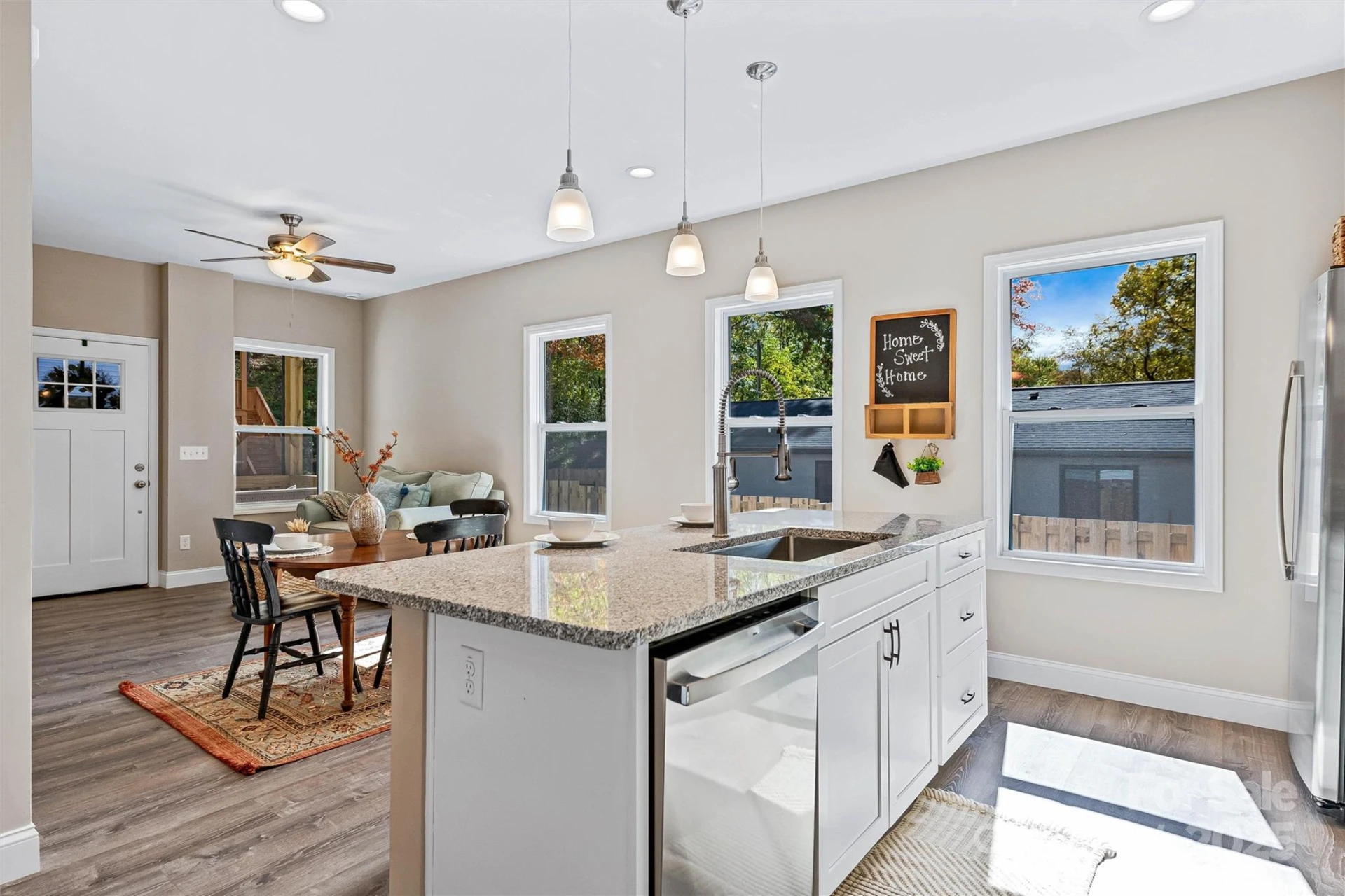 186 Johnston Boulevard - Photo 11