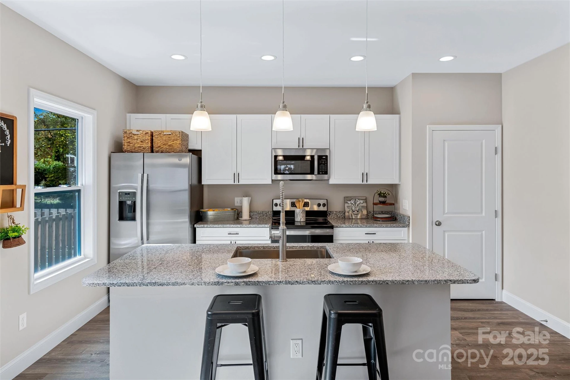 186 Johnston Boulevard - Photo 9
