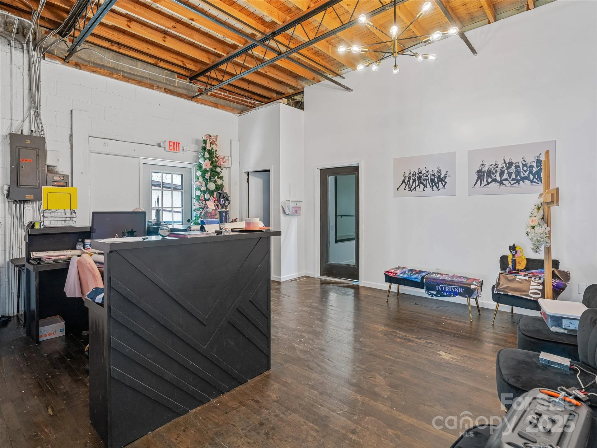 105 W Henderson Street - Photo 15