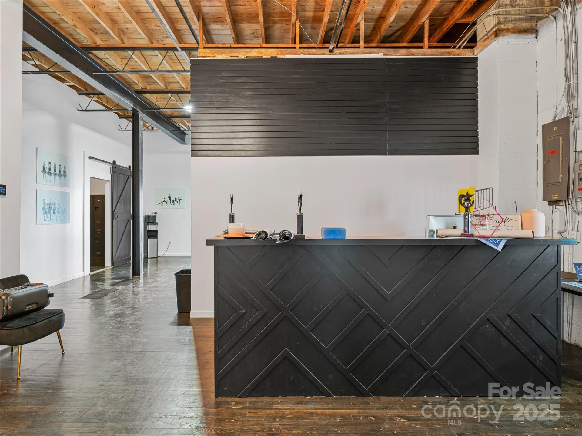 105 W Henderson Street - Photo 16