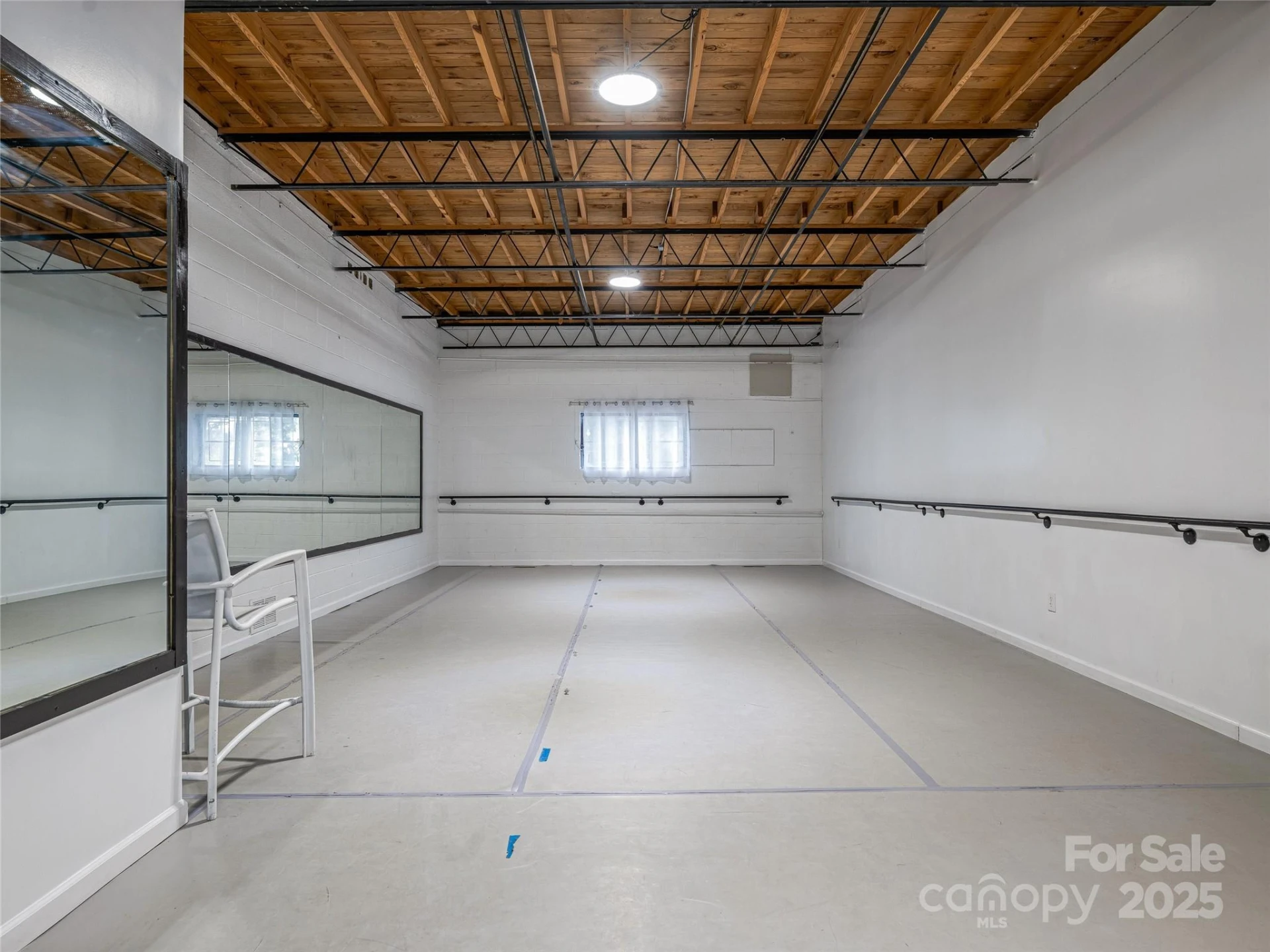 105 W Henderson Street - Photo 17
