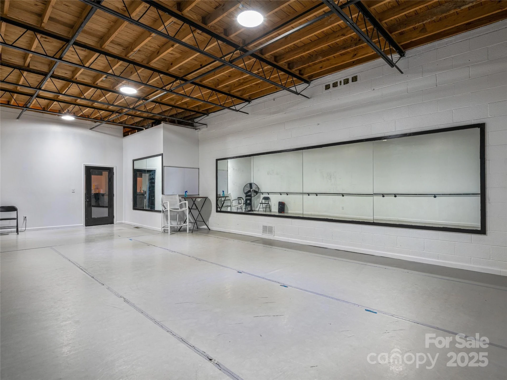 105 W Henderson Street - Photo 18