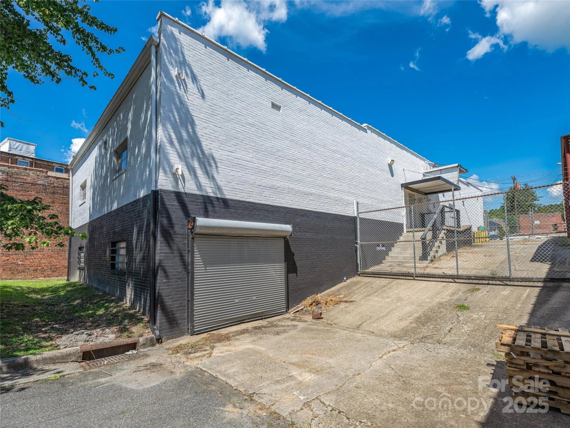 105 W Henderson Street - Photo 25