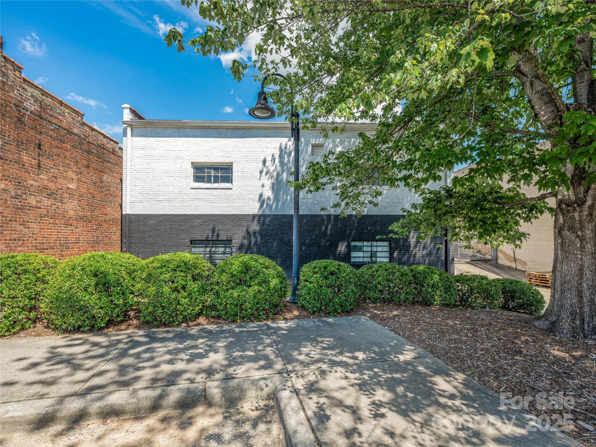 105 W Henderson Street - Photo 27