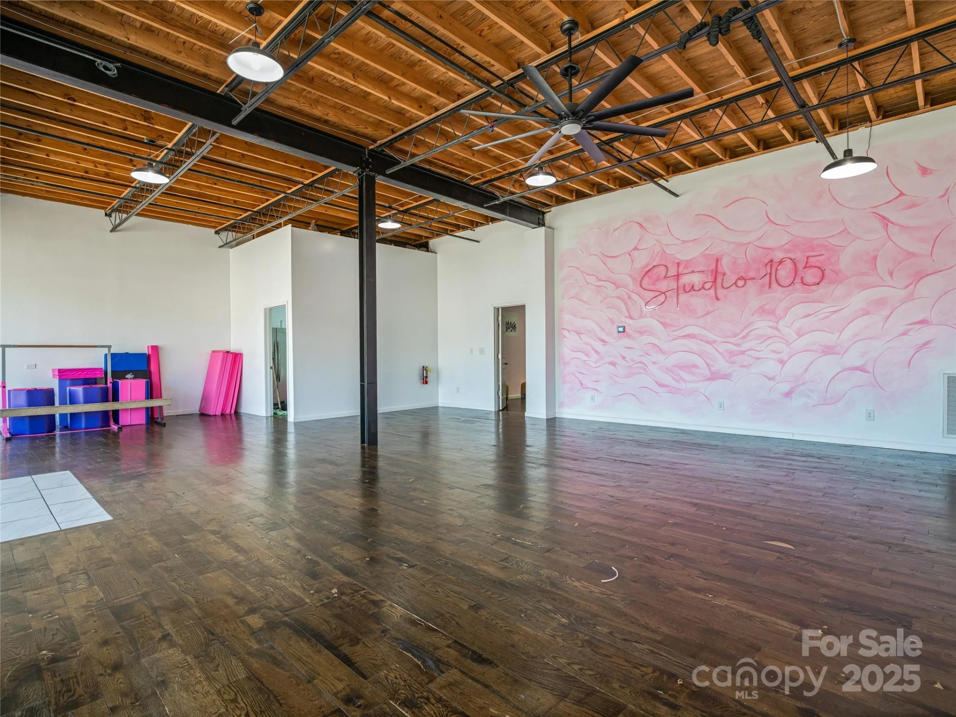 105 W Henderson Street - Photo 9