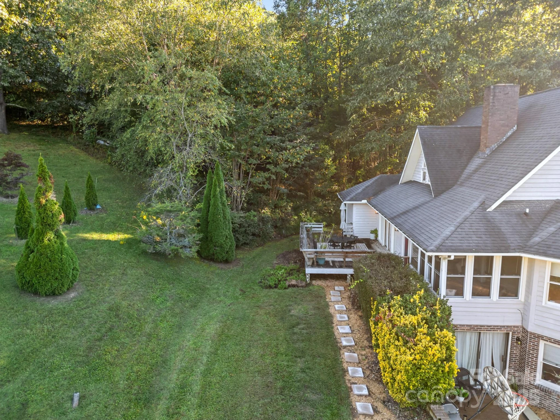 110 Stonecrest Drive - Photo 2