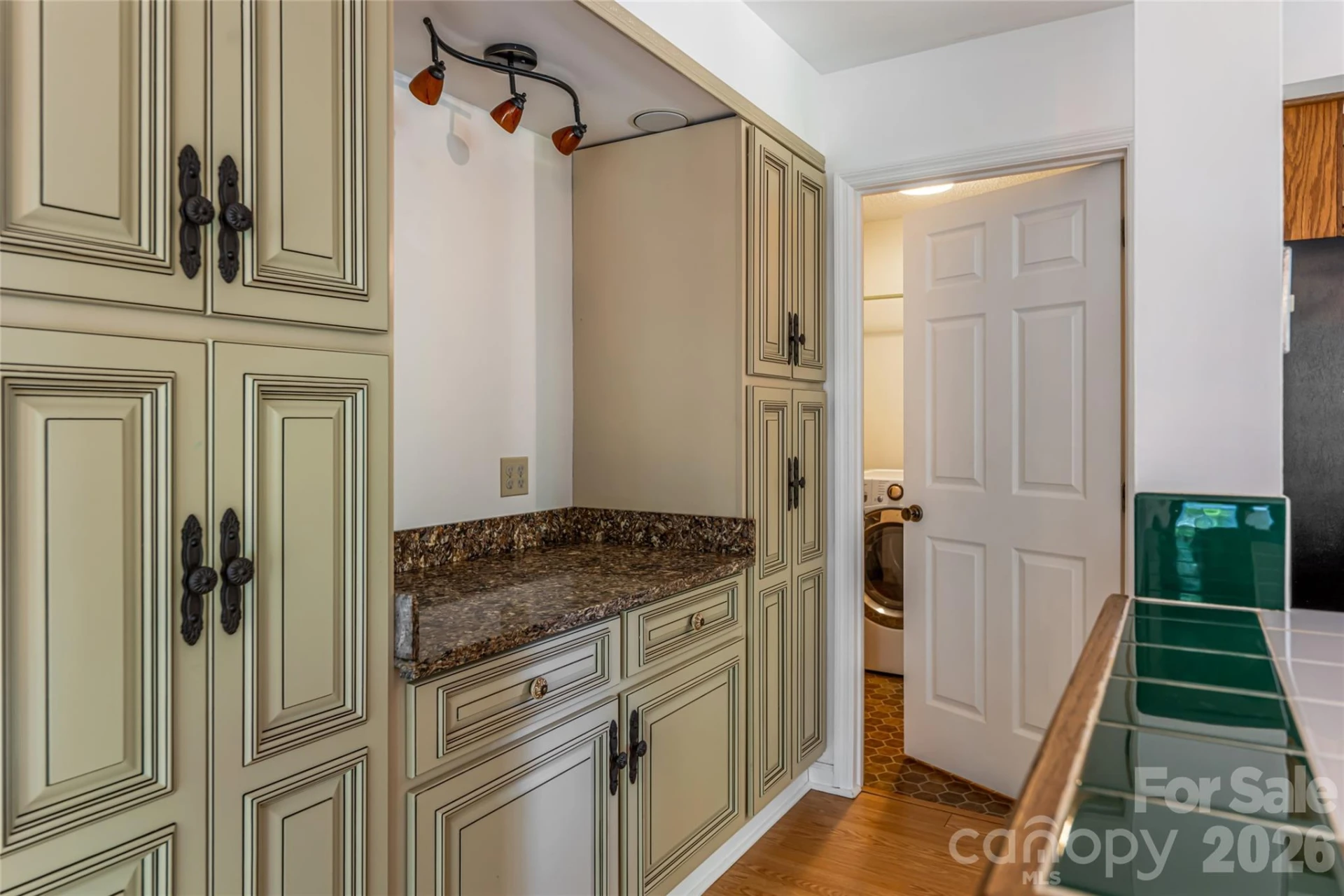 427 Shadowwood Drive - Photo 18