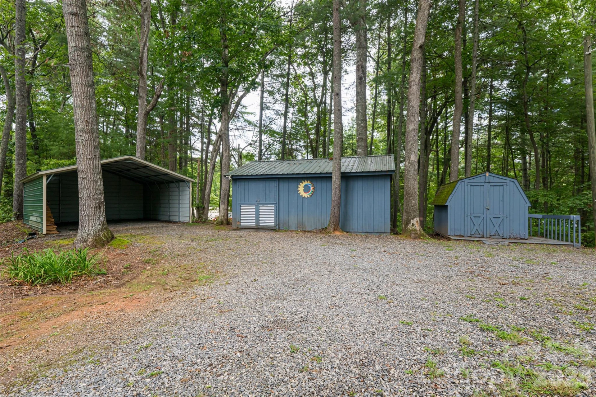 427 Shadowwood Drive - Photo 43