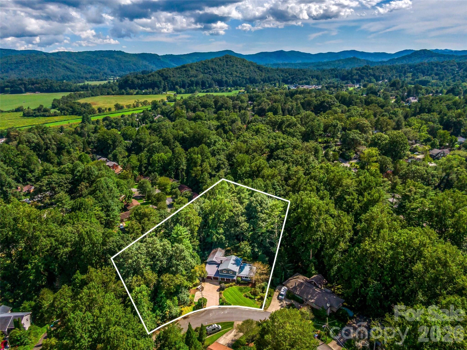 135 Dogwood Drive - Photo 2