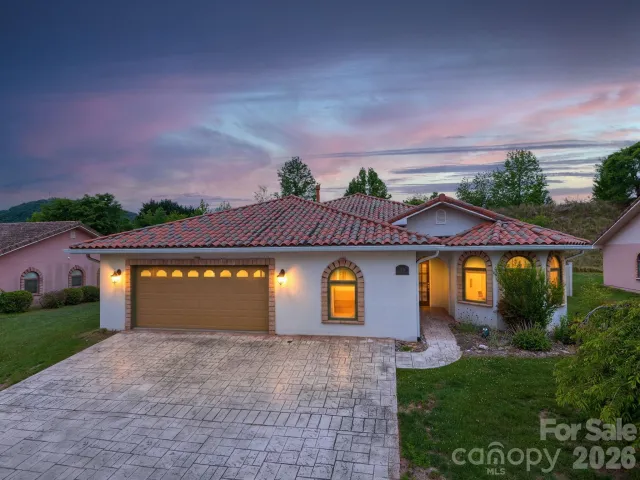 39 Pacifico Drive