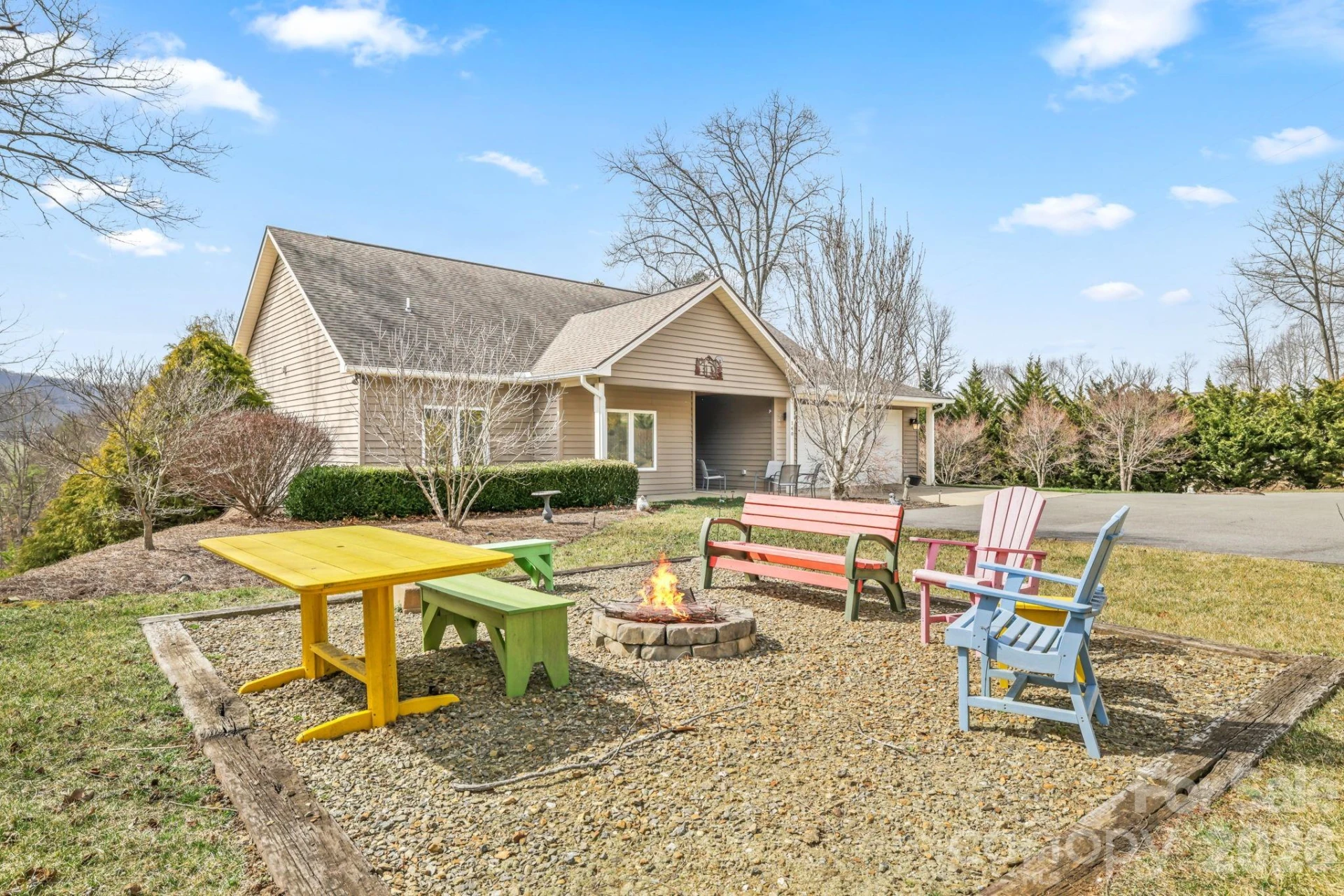 140 Debbie Loop - Photo 42