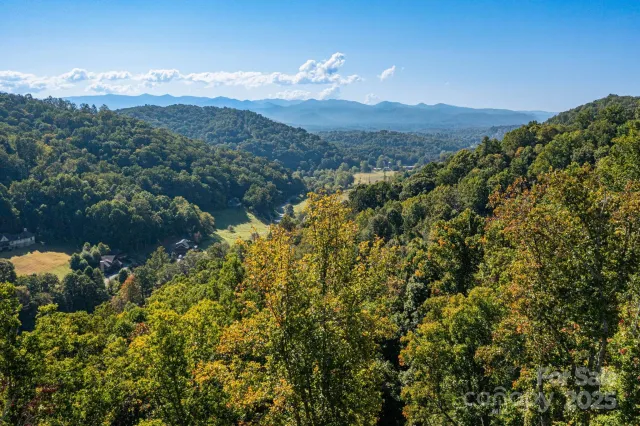 300 Running Deer Lane, Mars Hill, NC, 28754