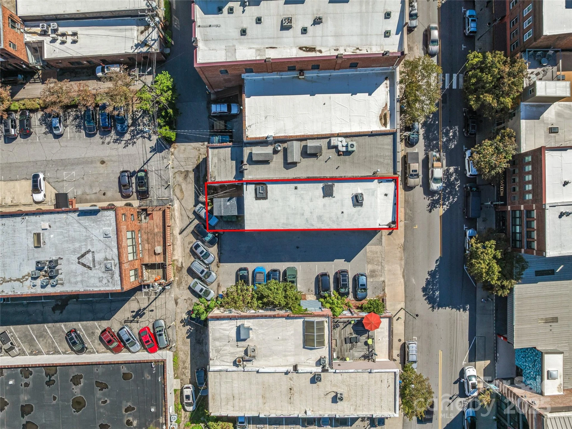 58 Broadway Street - Photo 2