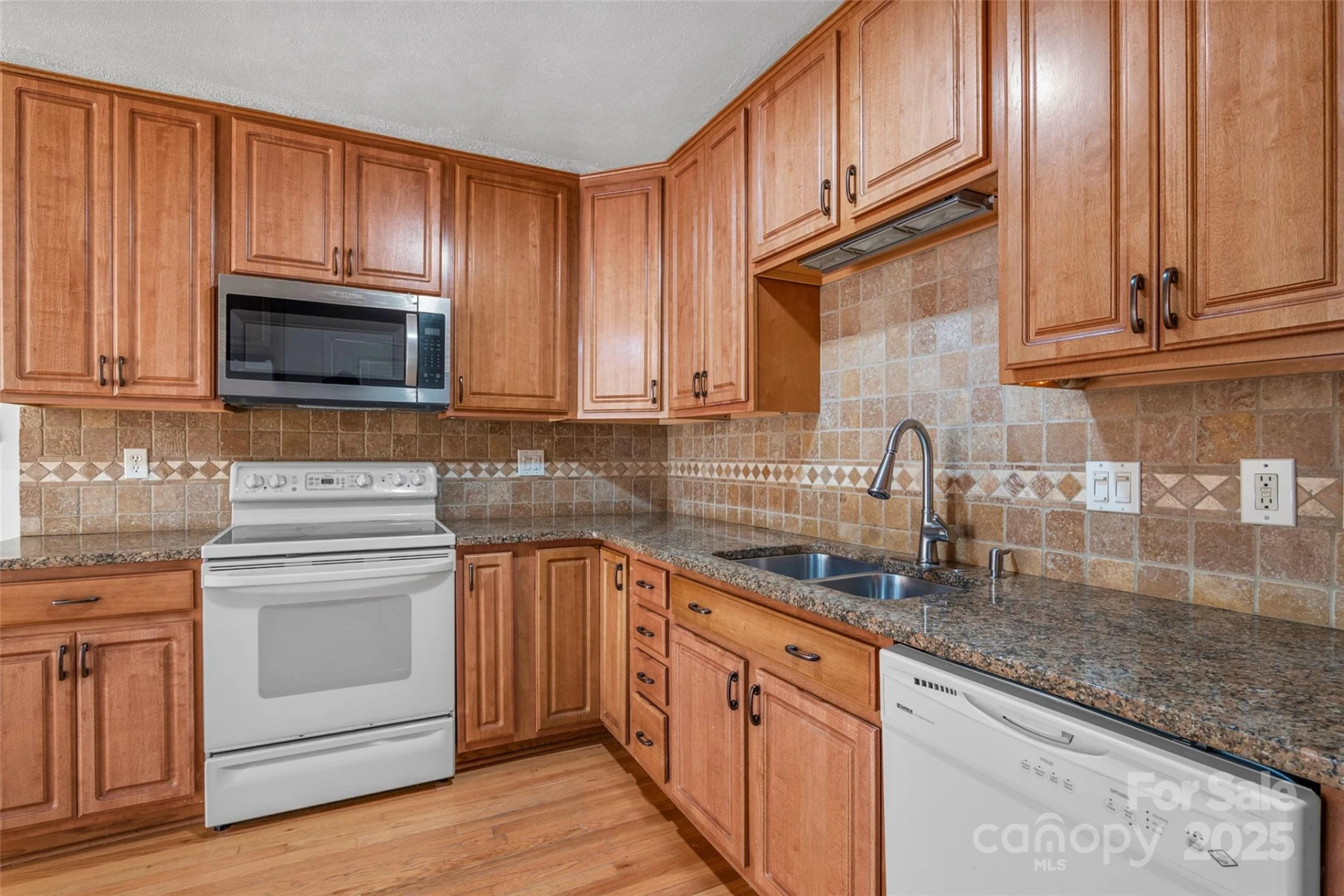 14 Luckenbach Drive - Photo 3