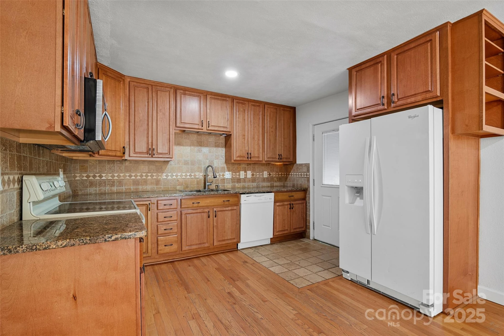 14 Luckenbach Drive - Photo 4