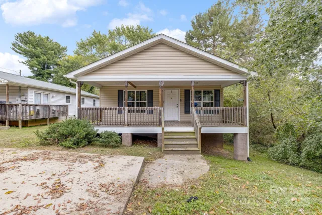 6 Deaver Park Circle