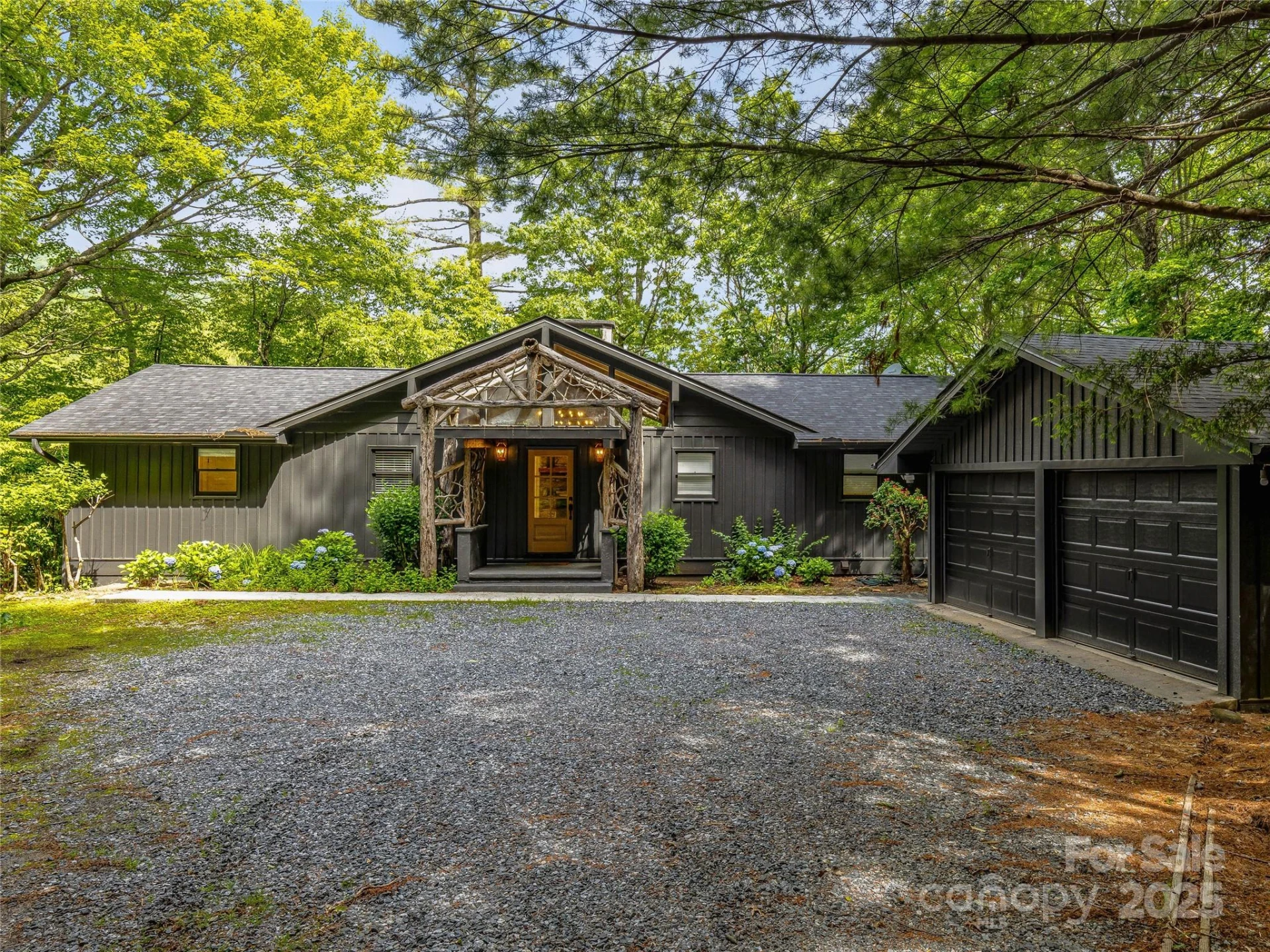 412 Cherokee Trace