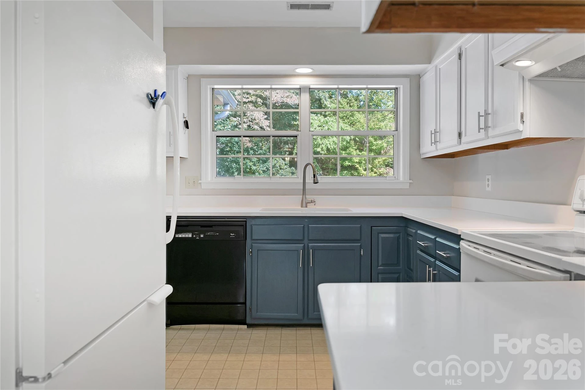 110 Lakeview Court - Photo 5
