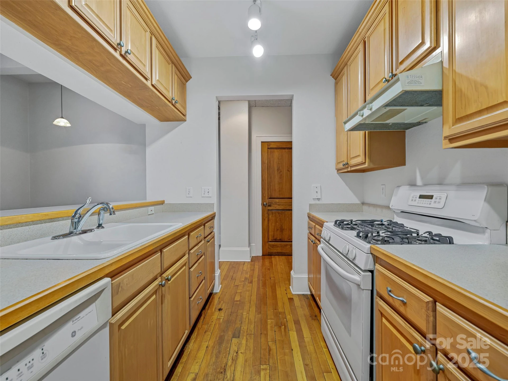 84 W Walnut Street #303 - Photo 11