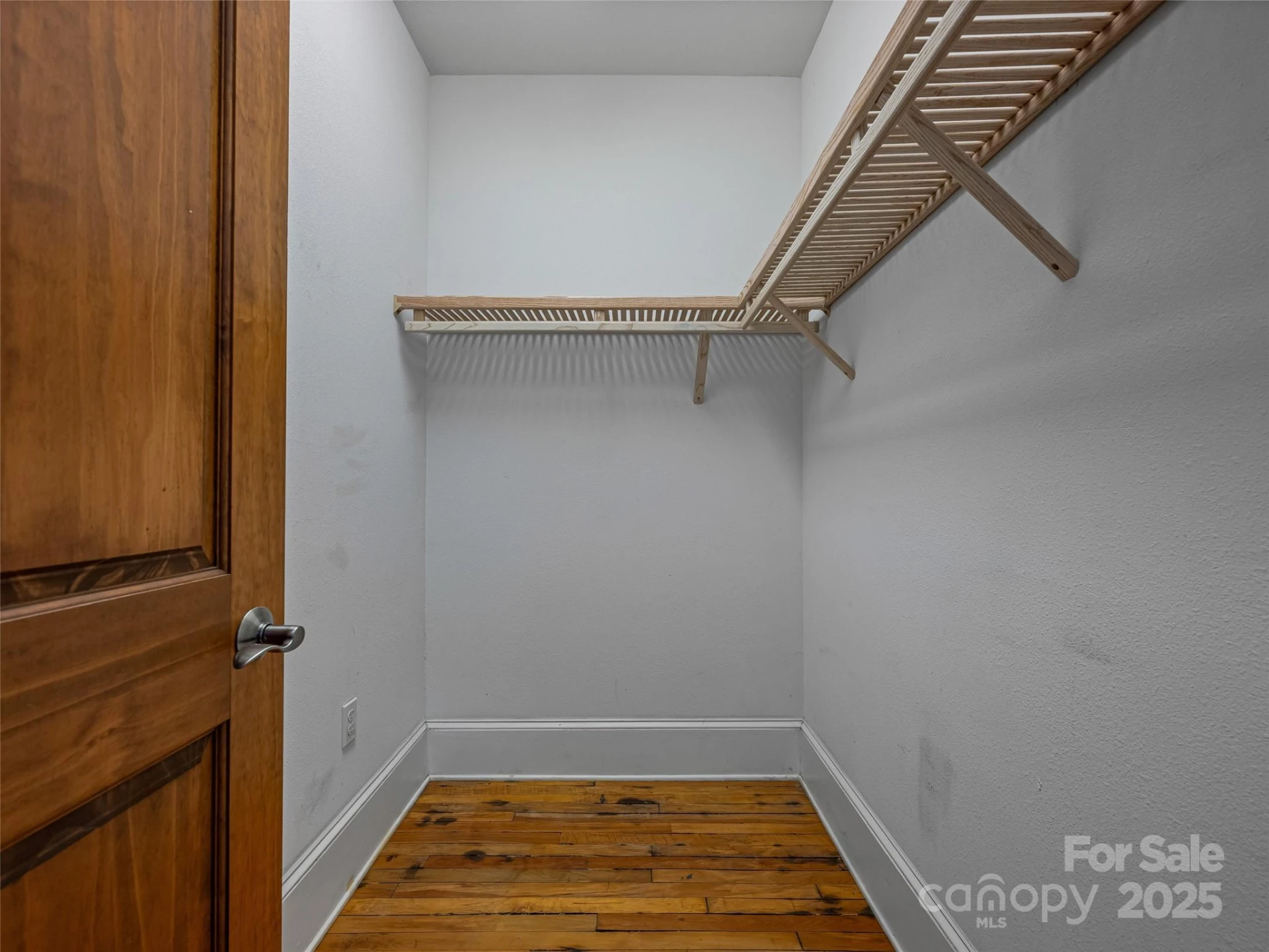 84 W Walnut Street #303 - Photo 16