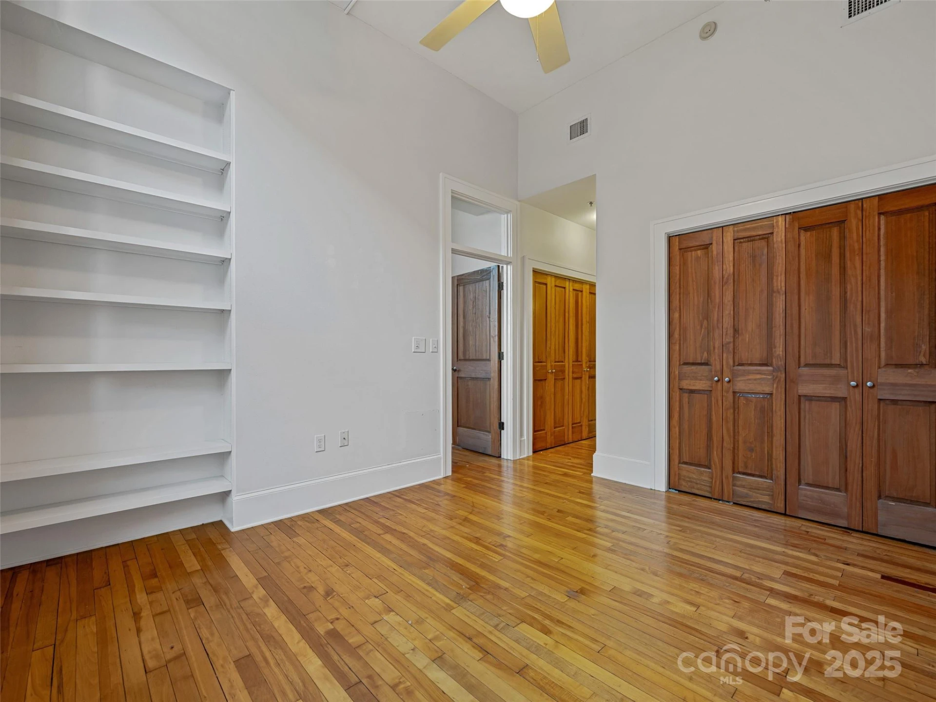 84 W Walnut Street #303 - Photo 18