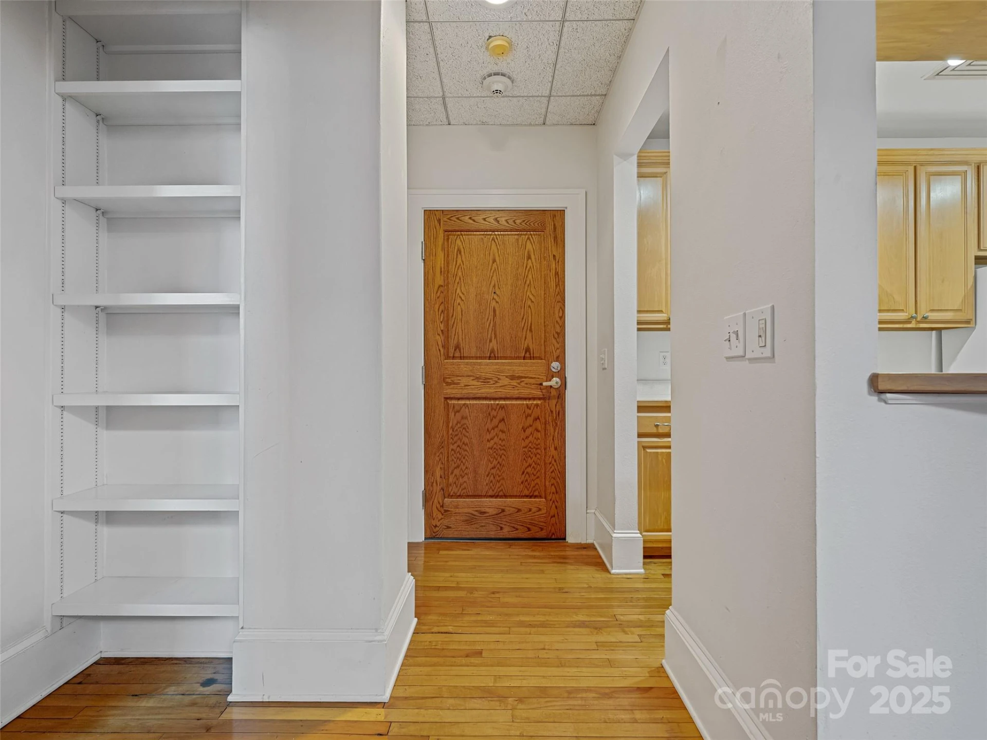 84 W Walnut Street #303 - Photo 3